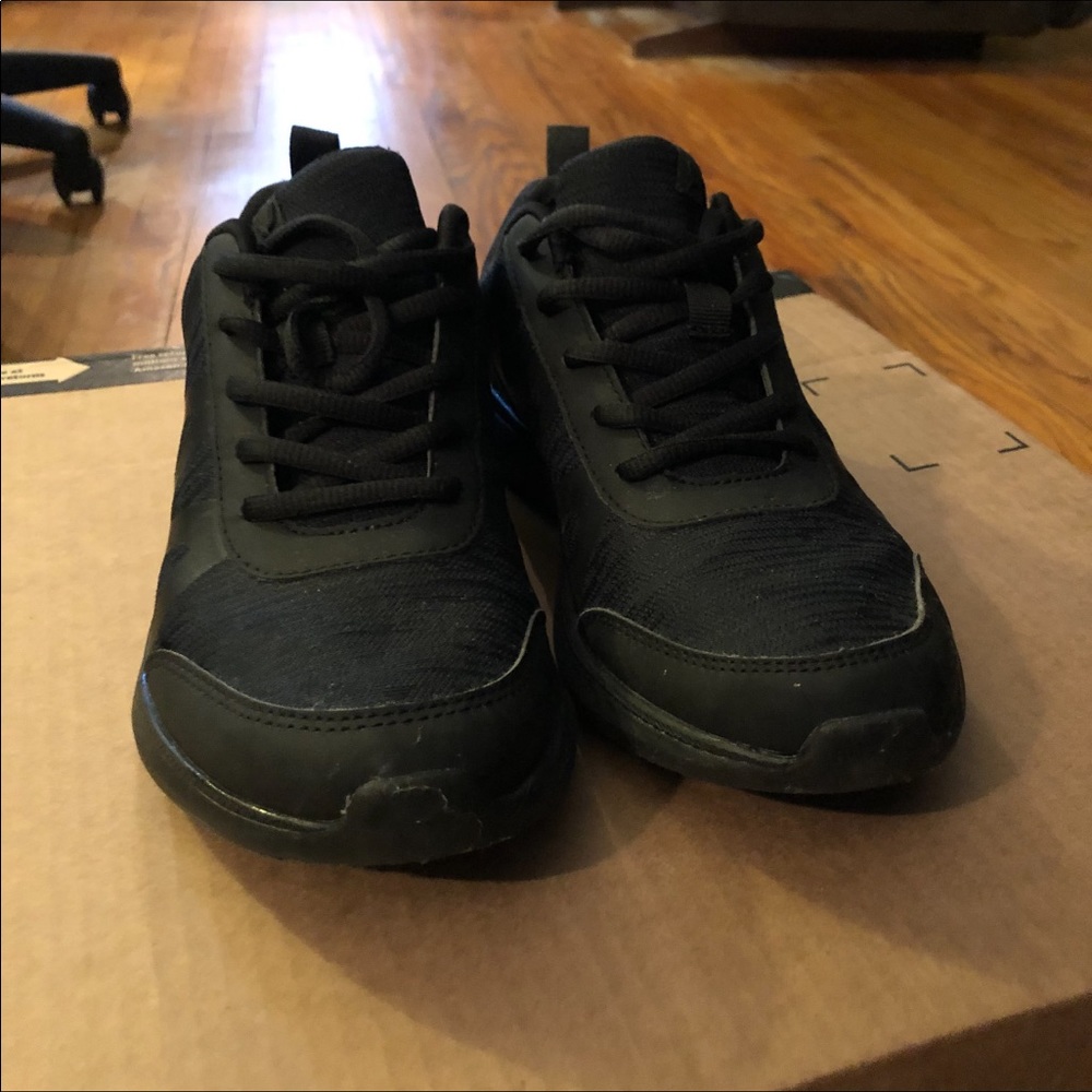 Vionic walking sneakers